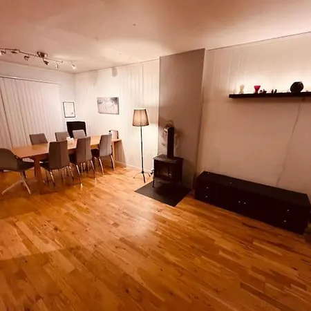 Komplett Leilighet Ved Tiller *